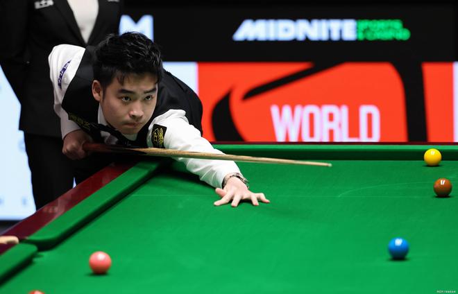 詹姆斯末节连得10分+致命抢断，湖人112-108险胜76人，40岁传奇再创历史纪录